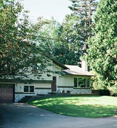 Tsawwassen home before Fabulous Flower Beds